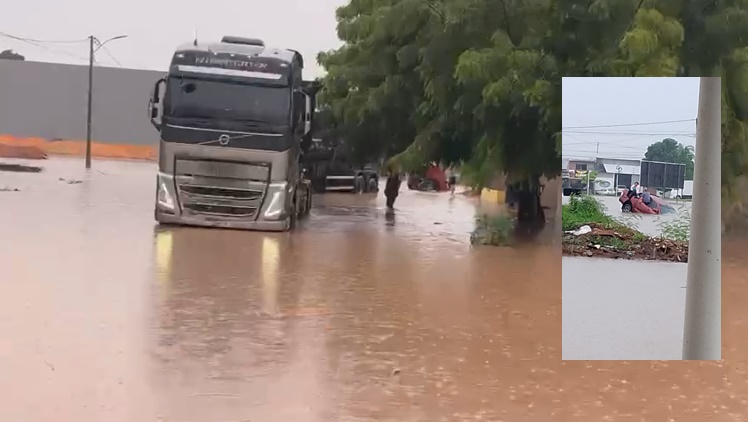 Forte chuva provoca transtornos e ruas alagadas em Luís Eduardo Magalhães