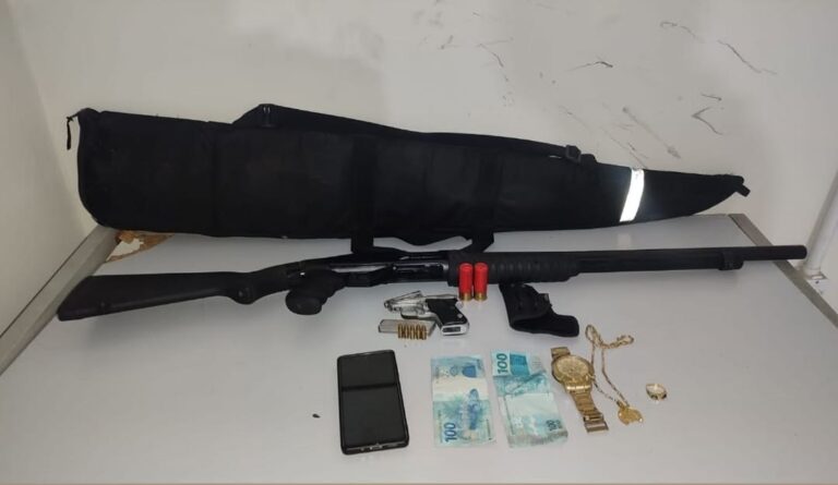 Ação policial resulta na apreensão de armas e materiais após disparos em Barra