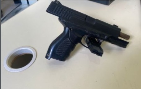 Homem é detido pela RONDESP após ameaçar moradores com simulacro de arma em Barreiras