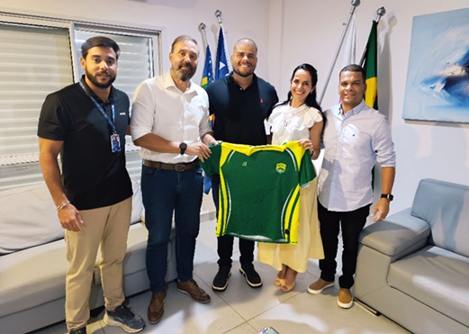 Dirigentes do Barreiras Futebol Clube durante reunião na Federação Bahiana de Futebol para filiação do clube