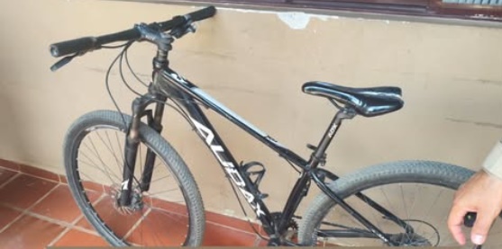 Bicicleta modelo Audax aro 29 recuperada pela Polícia Militar após roubo em Barreiras, no oeste da Bahia