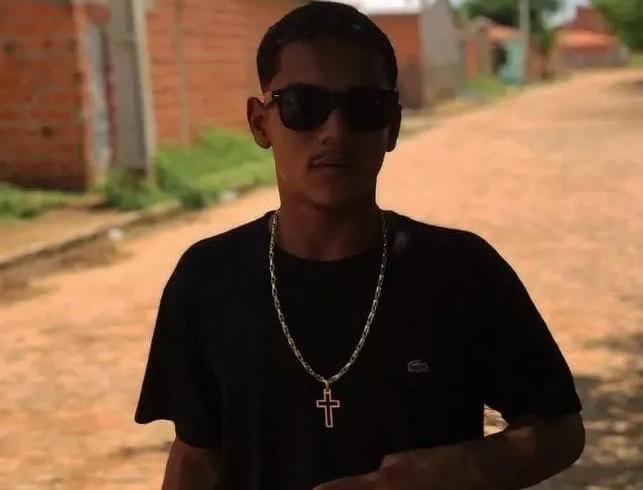 Local do homicídio em Xique-Xique, no oeste da Bahia, onde homem foi morto a tiros em frente a uma quadra esportiva