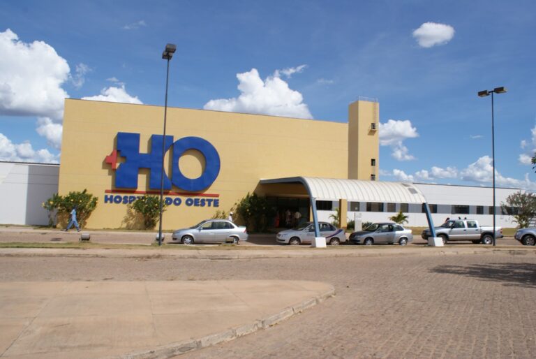 Fachada do Hospital do Oeste, em Barreiras, unidade de saúde que está com vagas de emprego abertas