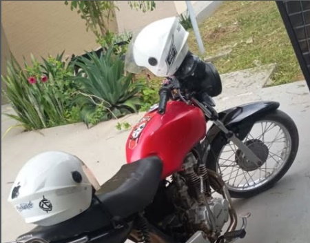 Polícia Militar apreende motocicleta com restrição de furto durante patrulhamento no oeste da Bahia.