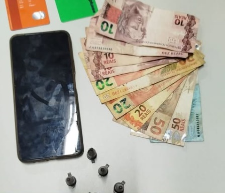 Viatura da Polícia Militar durante ocorrência de apreensão de drogas no município de Cocos, oeste da Bahia.