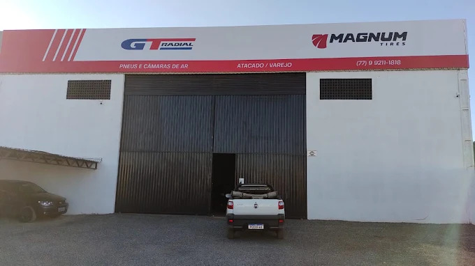 Fachada da unidade da Magnum Tires em Luís Eduardo Magalhães, onde há vaga para vendedor interno