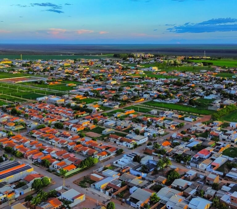 Avenida Realeza após registro de duplo homicídio em Roda Velha, distrito de São Desidério.