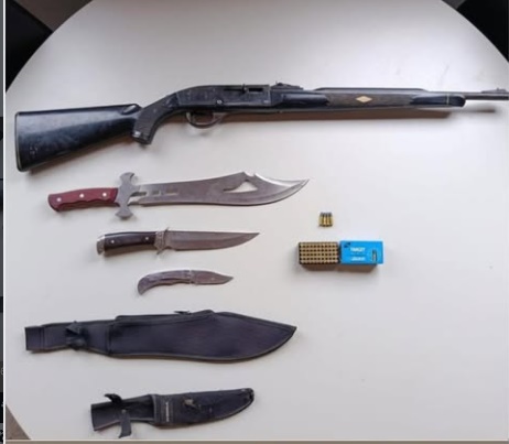 Polícia Militar apreende rifle calibre .22 e munições durante prisão na zona rural de Santa Rita de Cássia, oeste da Bahia