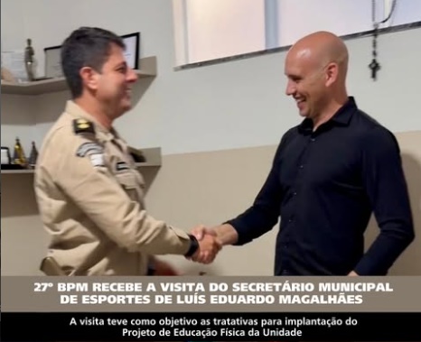 Comandantes do 27º BPM e secretário de Cultura e Esportes de Luís Eduardo Magalhães durante reunião institucional