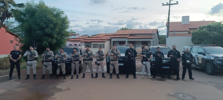 Viatura da Polícia Civil durante ação que resultou na prisão de suspeito de violência doméstica em Wanderley, no oeste da Bahia