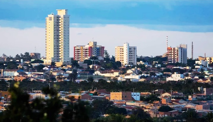 Vista urbana de Luís Eduardo Magalhães, cidade destaque do agronegócio no Oeste da Bahia