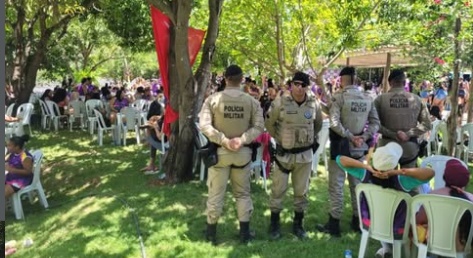 Participantes do ECOBIKE Feminino em São Desidério durante percurso escoltado pela Polícia Militar até o Balneário Morrão no oeste da Bahia.