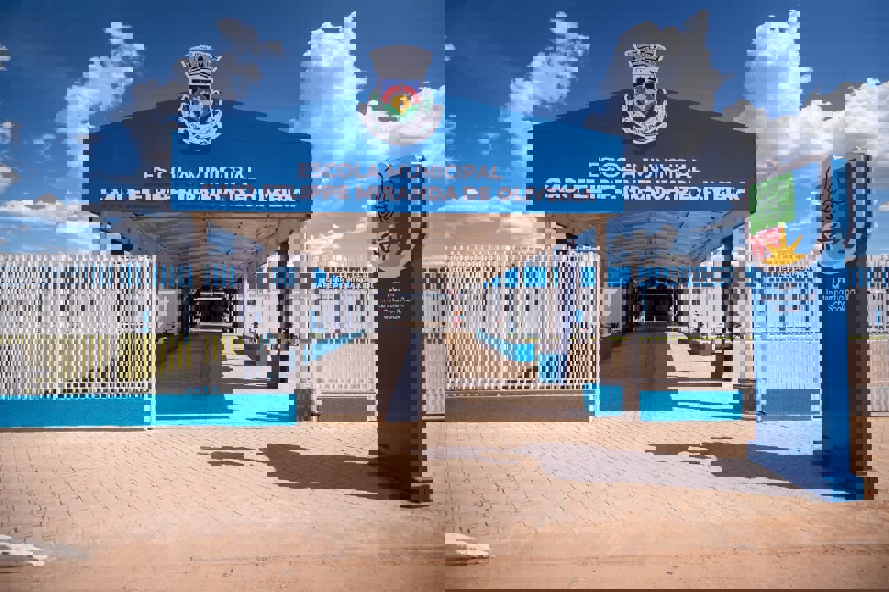 Nova Escola Municipal Caio Felippe Miranda de Oliveira inaugurada em Luís Eduardo Magalhães com estrutura moderna para ensino bilíngue em tempo integral.