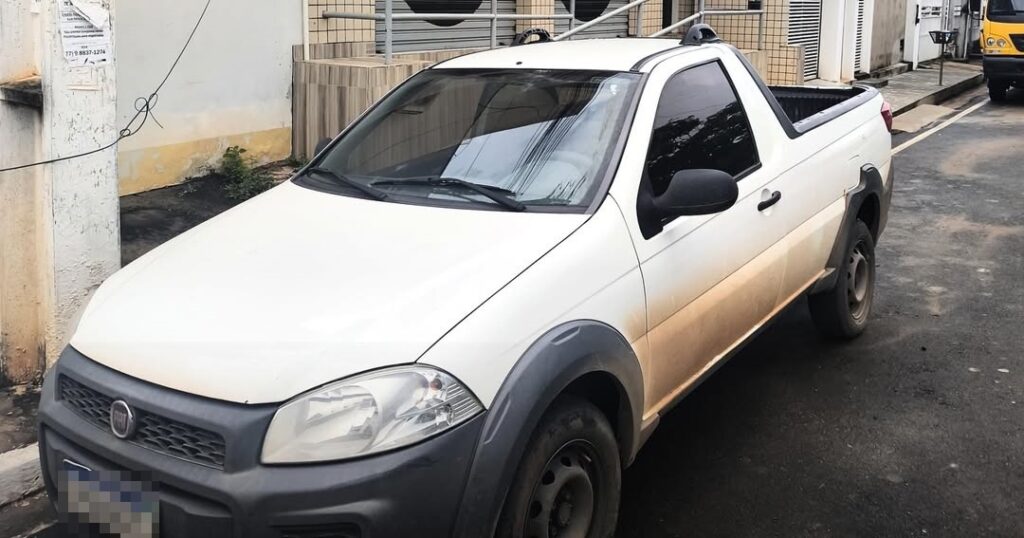 Polícia Militar recupera Fiat Strada branca furtada e prende suspeito na zona rural de São Desidério