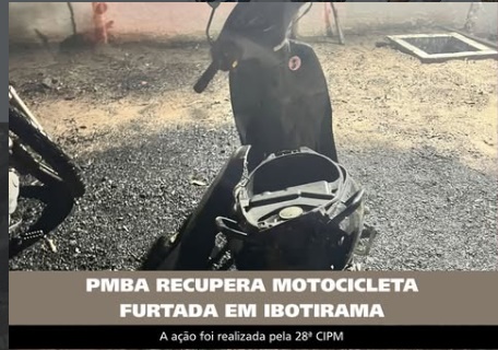 Motocicleta Honda Biz preta recuperada pela Polícia Militar após ser encontrada abandonada na Ponte de Ibotirama, no oeste da Bahia.