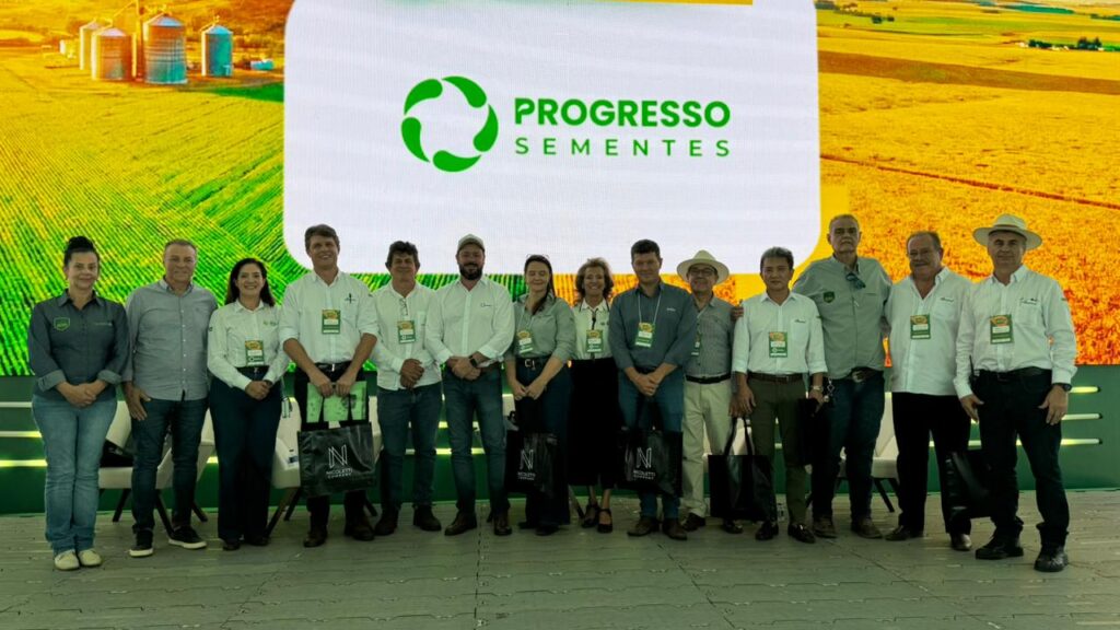Produtores rurais e especialistas participam da 28ª Passarela da Soja e do Milho no Campo Experimental da Fundação Bahia, em Luís Eduardo Magalhães.