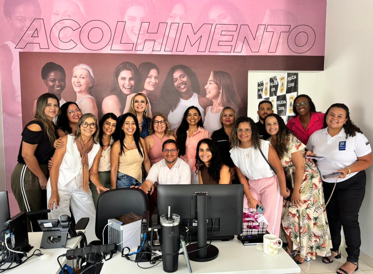 Profissionais da Polícia Civil, Ministério Público, saúde e assistência social participam de palestra do Neam sobre atendimento a vítimas de violência contra a mulher em Santa Maria da Vitória.