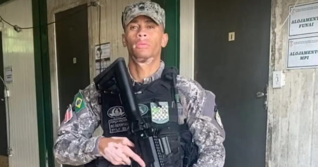 Sepultamento do soldado da Polícia Militar da Bahia, Israel Serafim Santos, com honras militares em Morro do Chapéu