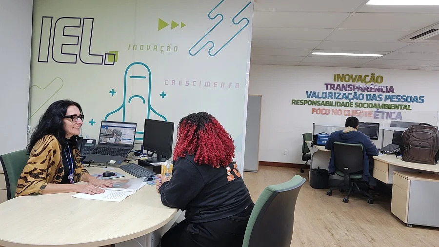 Divulgação de vagas de estágio do Instituto Euvaldo Lodi para estudantes em cidades do oeste da Bahia.