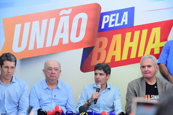 ACM Neto durante coletiva fala sobre possível reaproximação política com o prefeito Júnior Marabá na Bahia