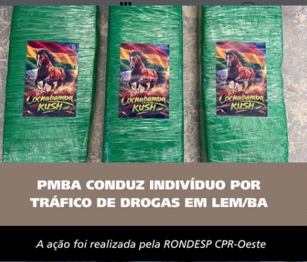 Policiais da RONDESP CPR-Oeste exibem materiais apreendidos, incluindo tabletes de maconha e balança de precisão, em Luís Eduardo Magalhães.