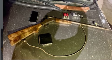 Espingarda calibre 28 e cartuchos apreendidos durante operação Lei Seca em Luís Eduardo Magalhães