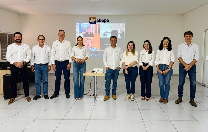 Produtores de algodão reunidos em assembleia da Abapa no oeste da Bahia para aprovação de contas e definição de comissão eleitoral