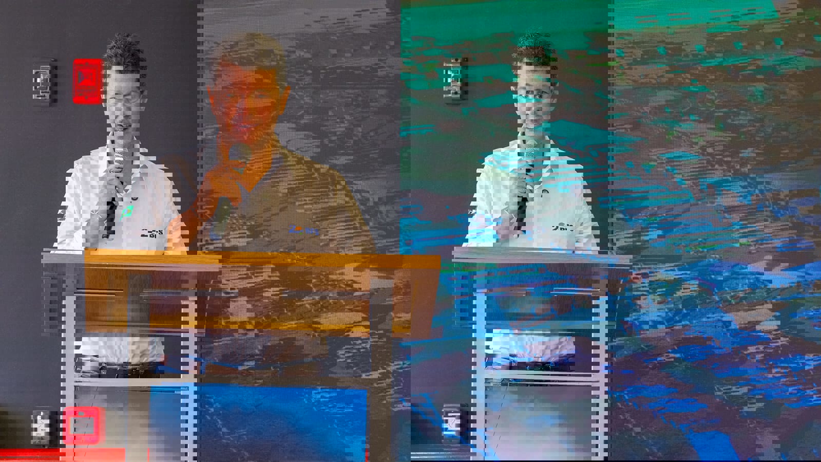 Estrutura ampliada da Bahia Farm Show 2026 com estandes, máquinas agrícolas e visitantes no evento em Luís Eduardo Magalhães