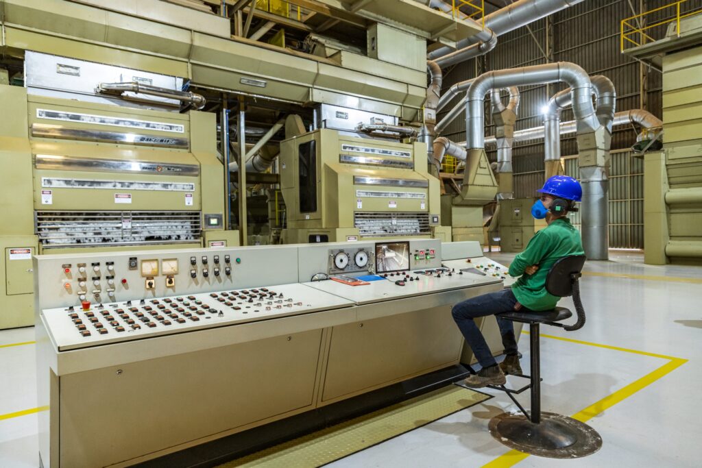 Participantes de curso de capacitação para inspetores de algodoeiras durante treinamento técnico realizado na Abapa em Luís Eduardo Magalhães