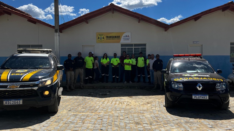 Agentes municipais participam de capacitação técnica da PRF com instruções sobre atendimento a acidentes e fiscalização de trânsito na Bahia
