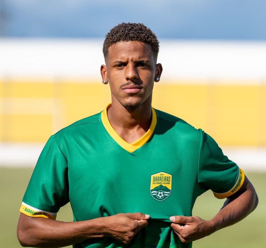 Flávio Jr, novo jogador do Barreiras FC, durante apresentação para disputa do Baiano Série B 2026