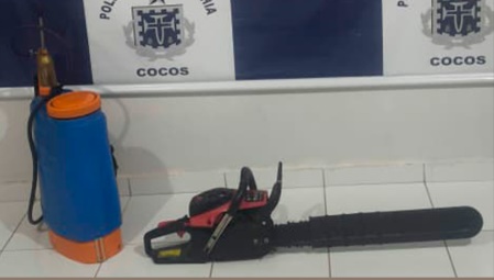 Polícia Militar da Bahia durante ocorrência de recuperação de motosserra furtada em Cocos, com suspeito abordado em área urbana