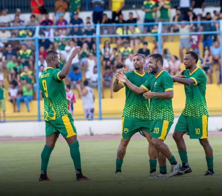 Jogadores do Barreiras Futebol Clube treinando para estreia no Baianão Série B 2026 no Estádio Geraldo Pereira