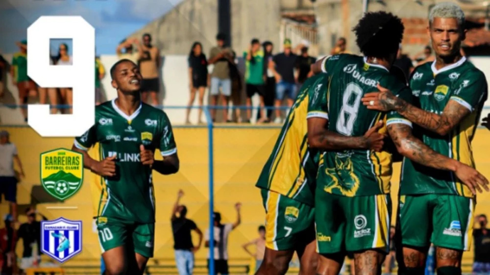 Jogadores do Barreiras comemorando goleada sobre o Camaçari no Estádio Geraldão pelo Baiano Série B