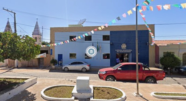 Fachada da Câmara Municipal de Correntina em meio à investigação do MP-BA sobre possíveis irregularidades em concurso público.