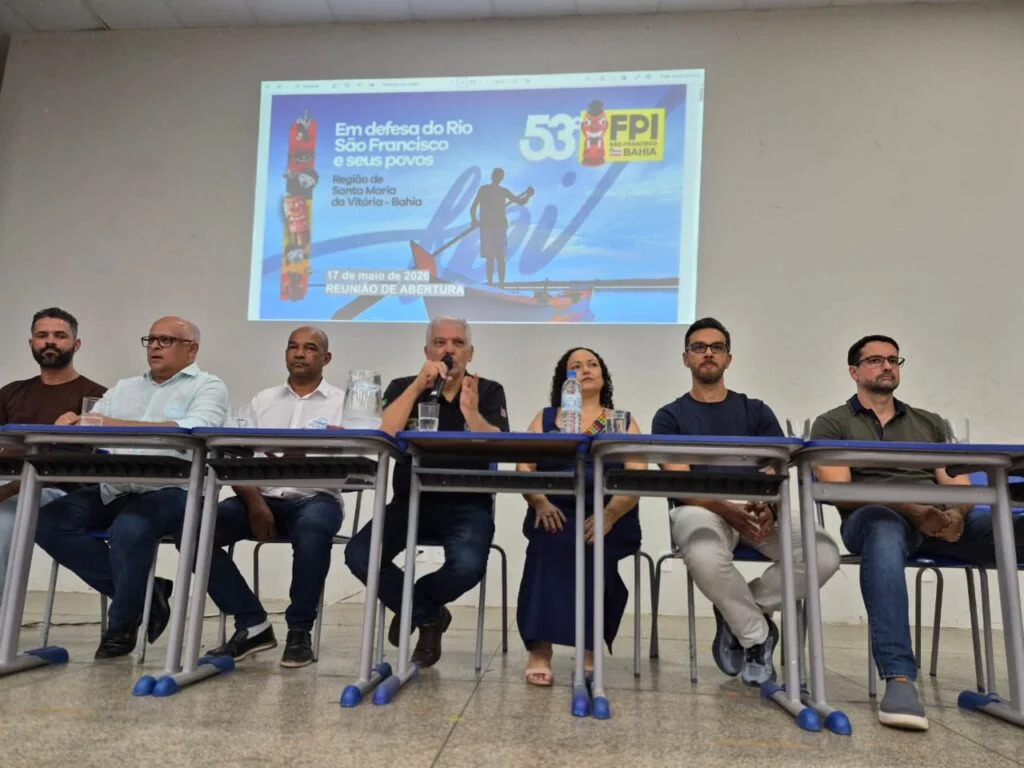 Equipes da Fiscalização Preventiva Integrada reunidas durante início das ações ambientais em Santa Maria da Vitória, no Oeste da Bahia.