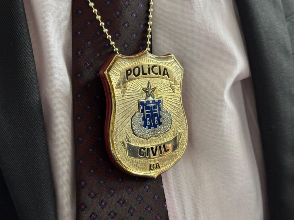 Viatura da Polícia Civil da Bahia durante ação que resultou na prisão de homem foragido do Distrito Federal em Luís Eduardo Magalhães.
