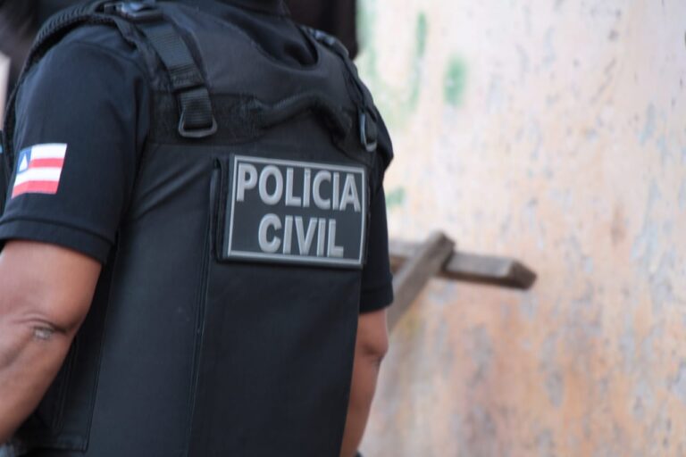 Polícia Civil da Bahia durante operação que prendeu suspeito de estupro de vulnerável em Canápolis