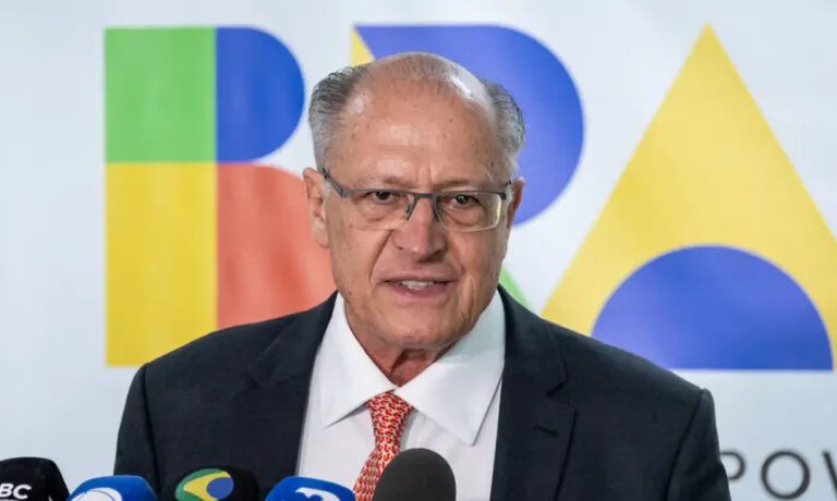 Estrutura da Bahia Farm Show em Luís Eduardo Magalhães, feira que reúne expositores, autoridades e investimentos para o agronegócio.