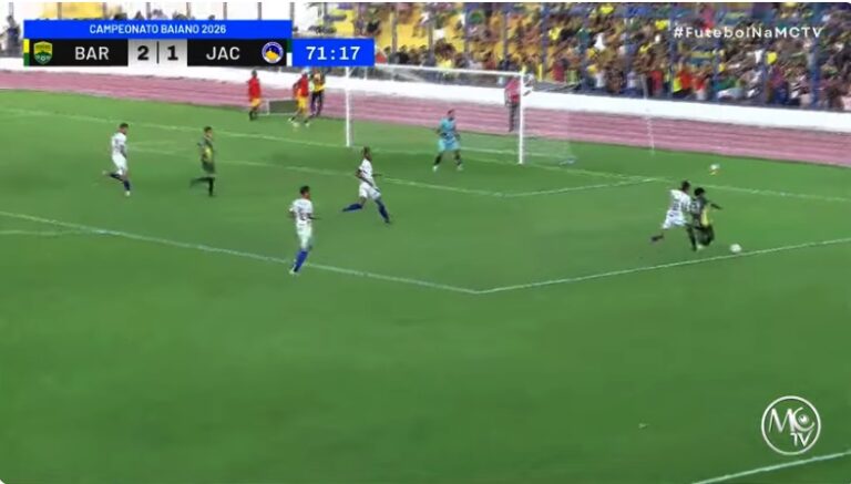 Jogadores do Barreiras FC comemoram vitória sobre o Jacobina no Estádio Geraldão pelo Campeonato Baiano Série B.