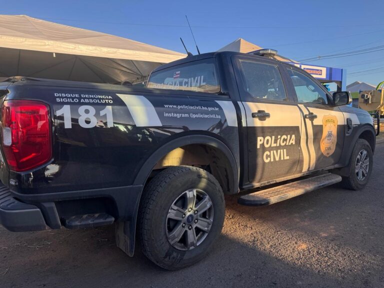 Homem preso por equipes da DEAM de Barreiras durante a Operação Mulher Segura após descumprir medida protetiva e ameaçar a ex-companheira.