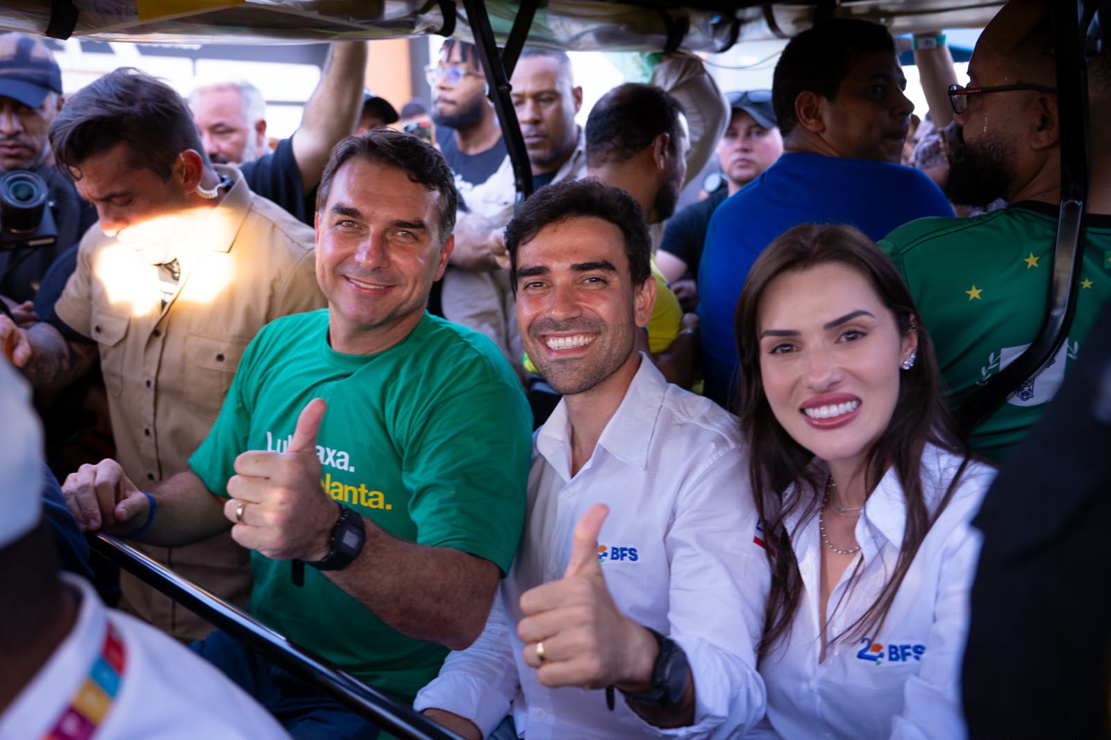 Júnior Marabá, Flávio Bolsonaro, Cinthya Marabá e João Roma durante visita à 20ª edição da Bahia Farm Show, em Luís Eduardo Magalhães.