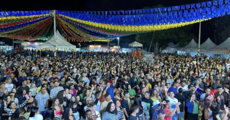 Promotor do Ministério Público da Bahia analisa contratos dos festejos juninos de São Desidério após identificação de possíveis indícios de sobrepreço em apresentações artísticas.