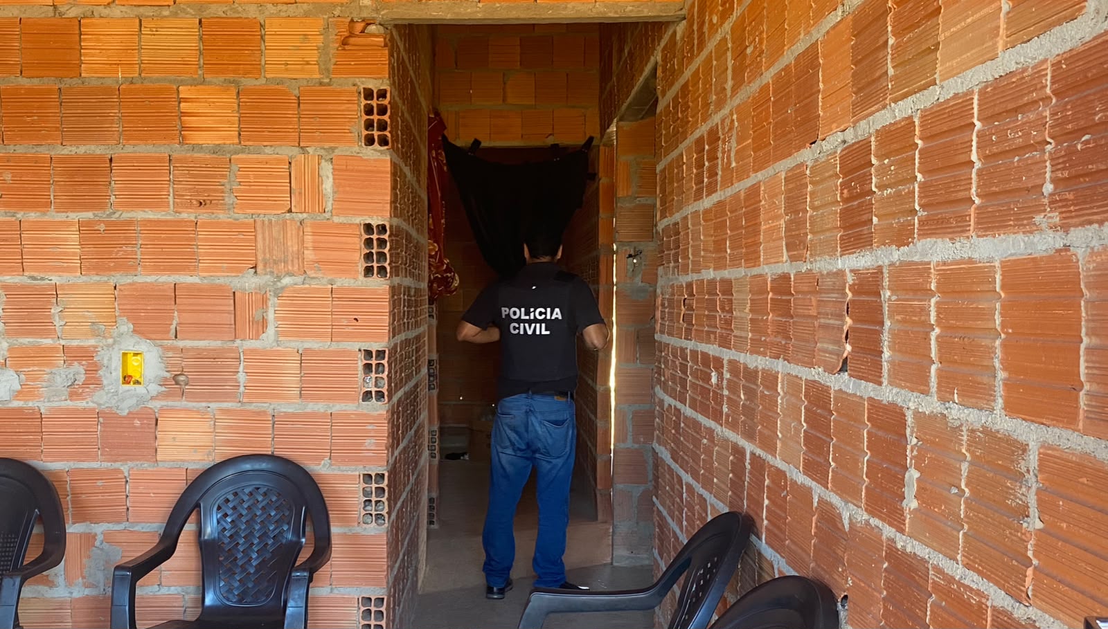 Viatura da Polícia Civil durante operação que resultou na prisão de uma mulher investigada por tentativa de homicídio contra familiares em Muquém do São Francisco, no oeste da Bahia.