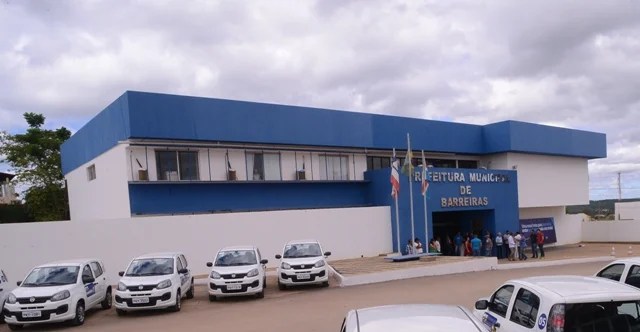 Prédio da Prefeitura de Barreiras, responsável pelo anúncio sobre o pagamento do 13º salário dos servidores.