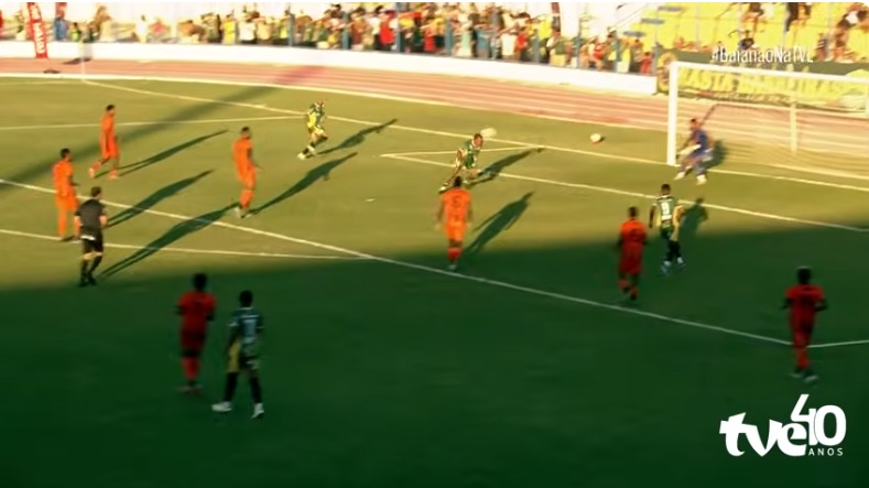 Jogadores do Barreiras comemoram a vitória por 2 a 1 sobre o SSA no Estádio Geraldão, pela semifinal do Campeonato Baiano Série B 2026.