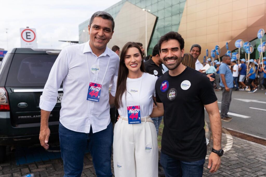 Cinthya Marabá durante agenda política no Oeste da Bahia, fortalecendo sua candidatura a deputada estadual com apoio de prefeitos e lideranças regionais.