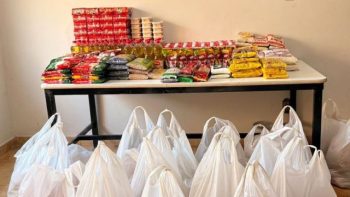 Entrega de cestas básicas para famílias de mães atípicas realizada pela Prefeitura de Correntina, no oeste da Bahia.