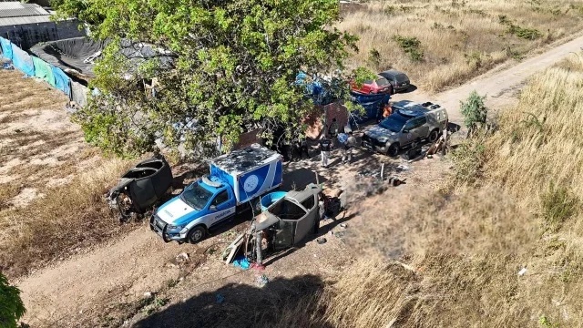 Viatura da Polícia Militar durante atendimento à ocorrência de homicídio em Roda Velha de Baixo, zona rural de São Desidério, no oeste da Bahia.