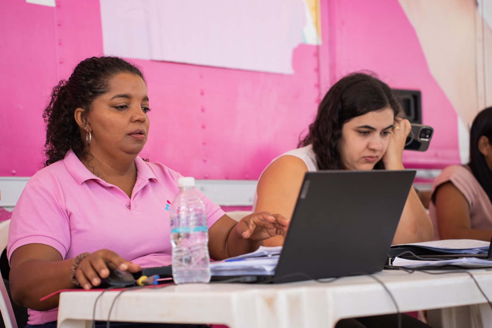 Mulheres participam de mutirão de mamografia para prevenção e diagnóstico precoce do câncer de mama em Luís Eduardo Magalhães